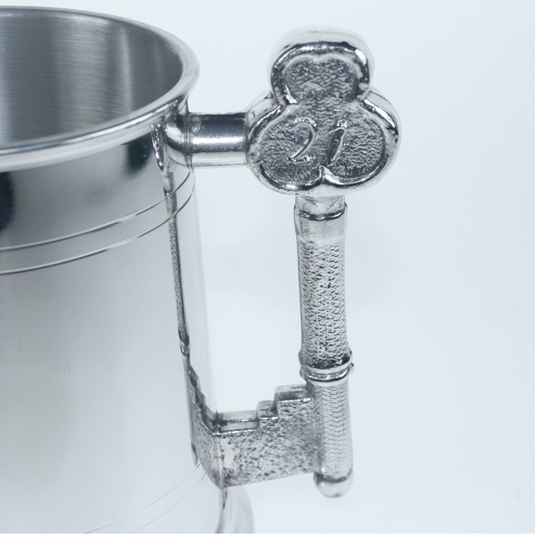 21 key handle detail