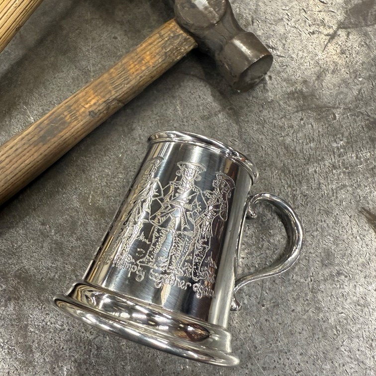 Humpty Dumpty Quarter Pint Pewter Baby Mug