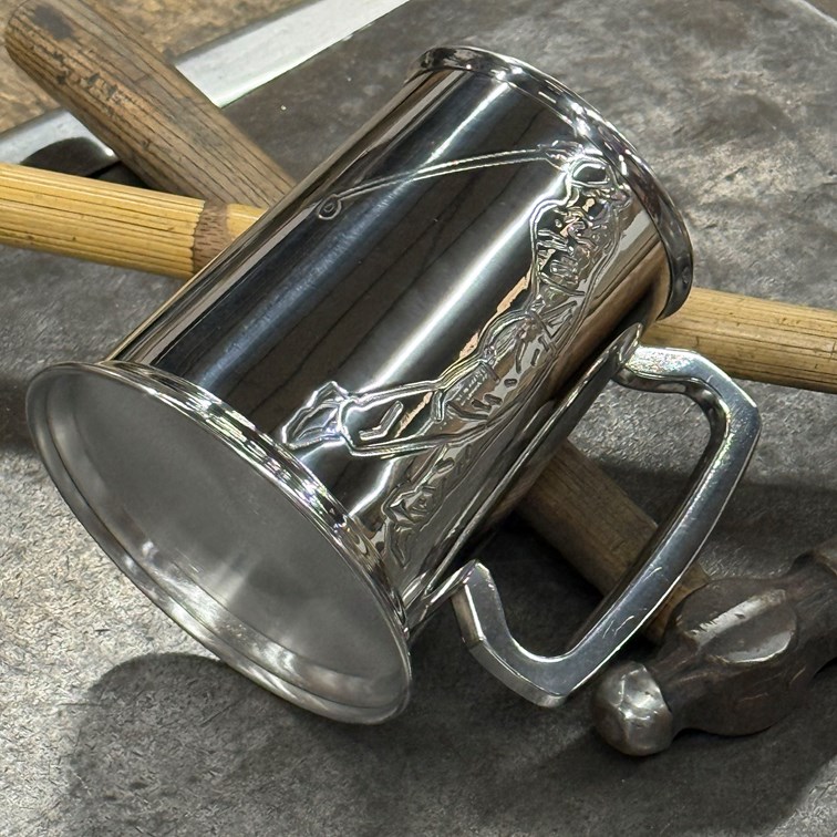 Embossed Golfer One Pint Pewter Tankard Embossed Golfer One Pint Pewter Tankard