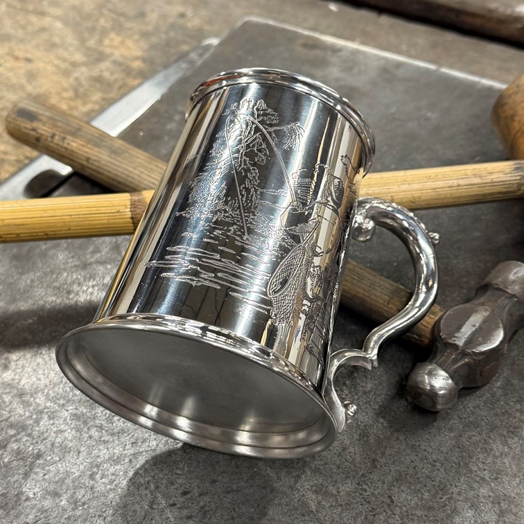 Fishing Scene One Pint Pewter Tankard Fishing Scene One Pint Pewter Tankard