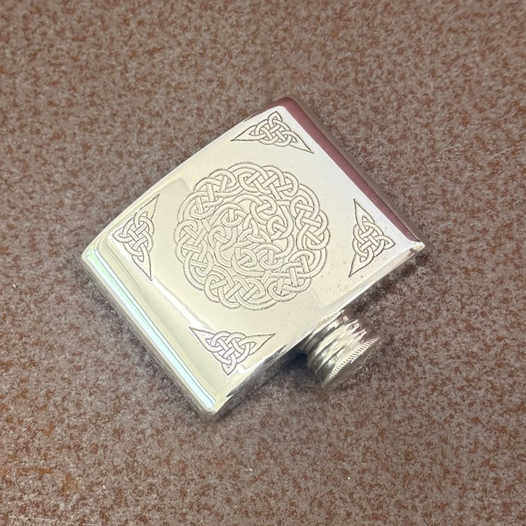2oz Celtic Knot Pewter Kidney Hip Flask 2oz Celtic Knot Pewter Kidney Hip Flask
