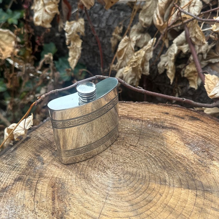 4oz Horizontal Celtic Bands Pewter Kidney Hip Flask 4oz Horizontal Celtic Bands Pewter Kidney Hip Flask
