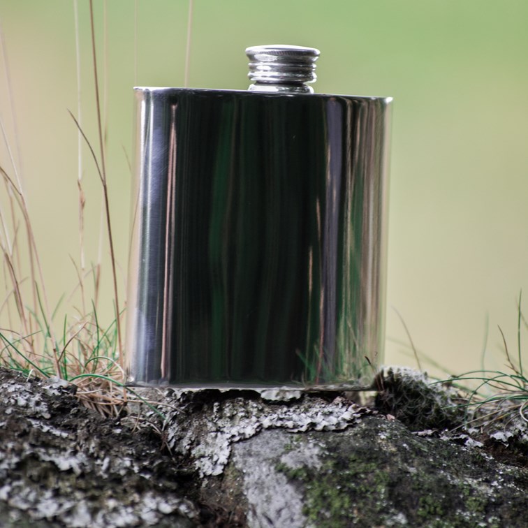 4oz Plain Pewter Kidney Hip Flask 4oz Plain Pewter Kidney Hip Flask