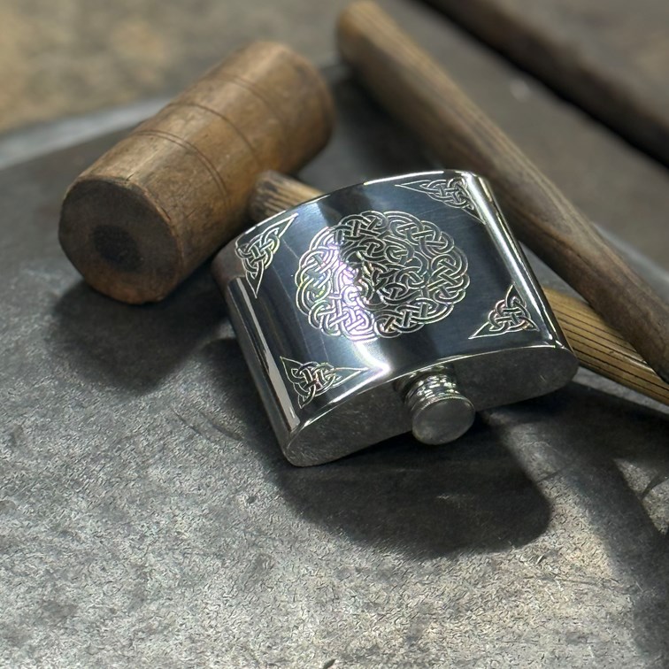 6oz Celtic Knot Pewter Kidney Hip Flask 6oz Celtic Knot Pewter Kidney Hip Flask