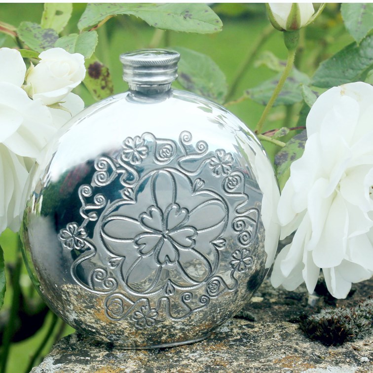 6oz Round Yorkshire Rose Pewter Flask 6oz Round Yorkshire Rose Pewter Flask