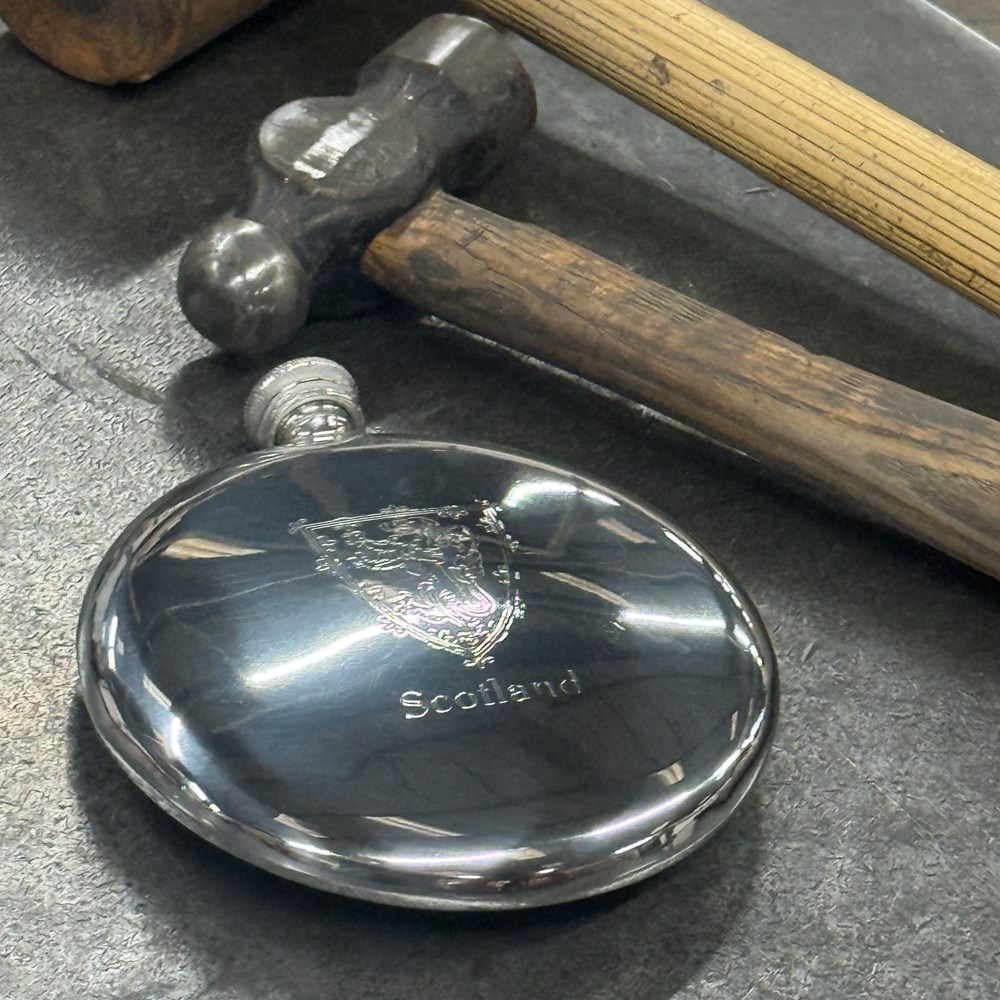 4oz Lion Of Scotland Pewter Sporran Flask 4oz Lion Of Scotland Pewter Sporran Flask