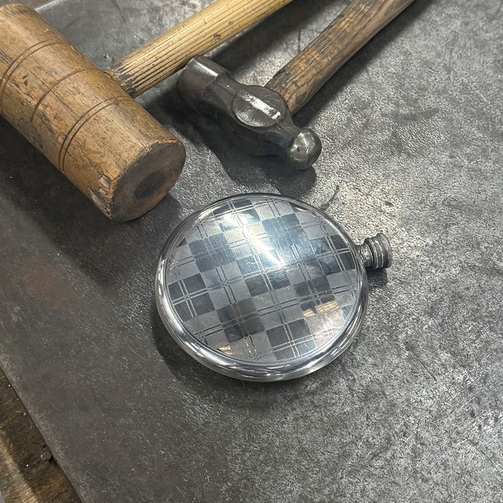 4oz Tartan Pewter Sporran Flask 4oz Tartan Pewter Sporran Flask