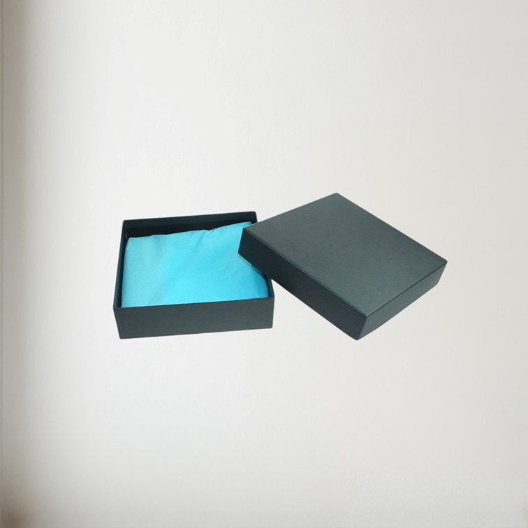 Small Triquetra Pewter 4"X4" Picture Frame Small Triquetra Pewter 4"X4" Picture Frame