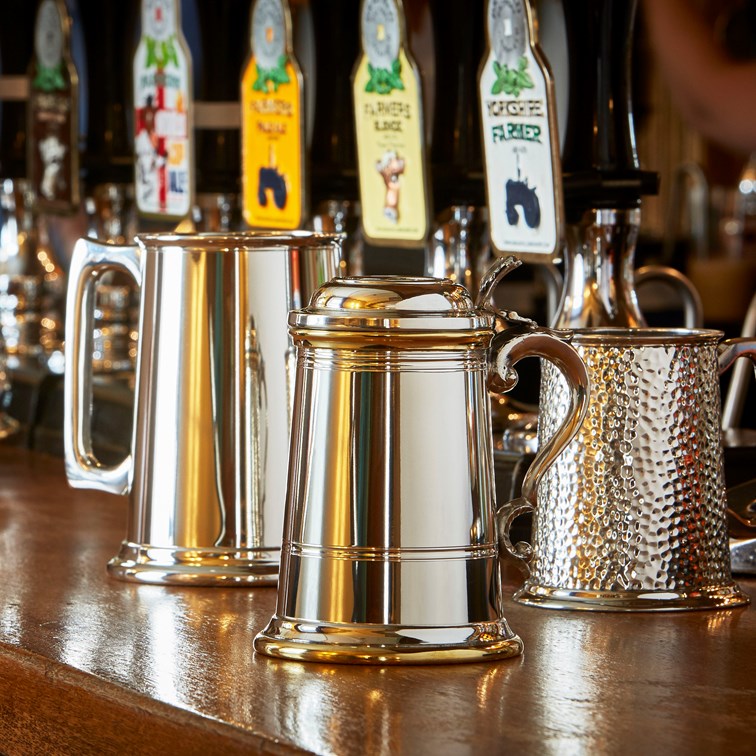 Heavy Lidded Celtic Gold One Pint Pewter And Brass Tankard