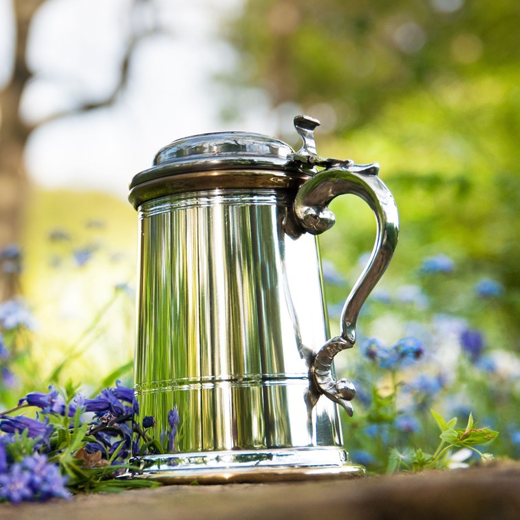 Heavy Lidded Celtic Gold One Pint Pewter And Brass Tankard