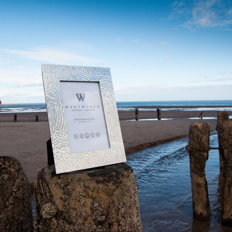 Medium Hammered 6"X4" Pewter Picture Frame