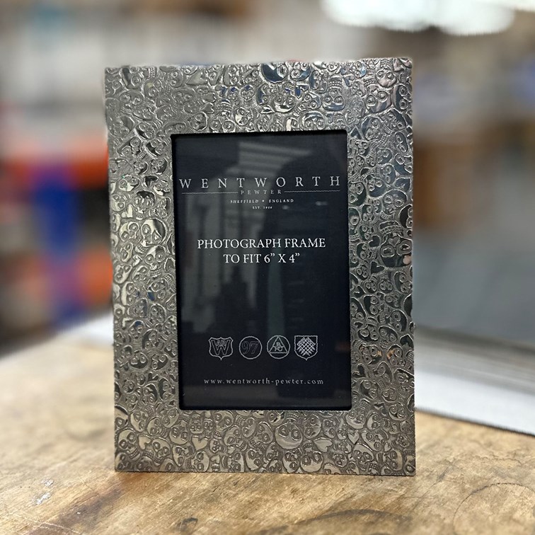 Love Skull Pewter 6"X4" Picture Frame