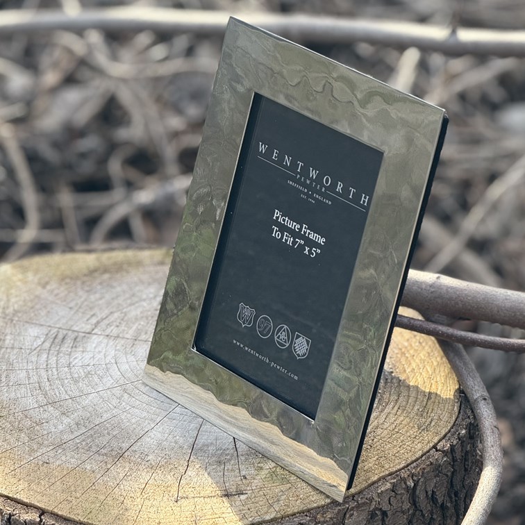Plain Pewter 7" X 5" Picture Frame