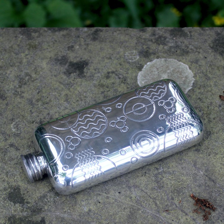 Small Retro Pewter Pocket Flask Small Retro Pewter Pocket Flask