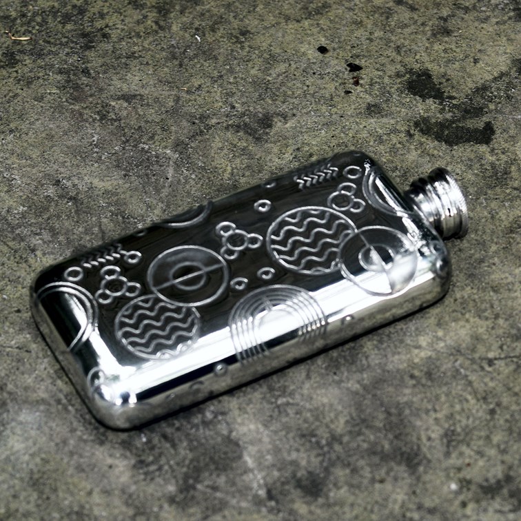 Small Retro Pewter Pocket Flask Small Retro Pewter Pocket Flask