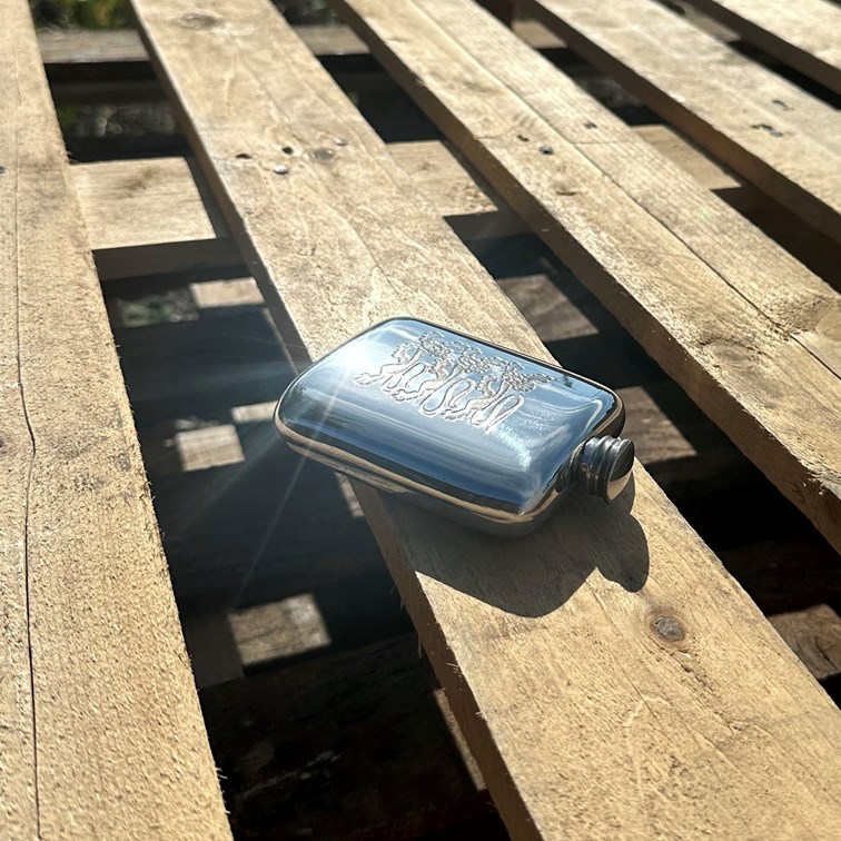 4oz Three Lions Pewter Pocket Flask 4oz Three Lions Pewter Pocket Flask