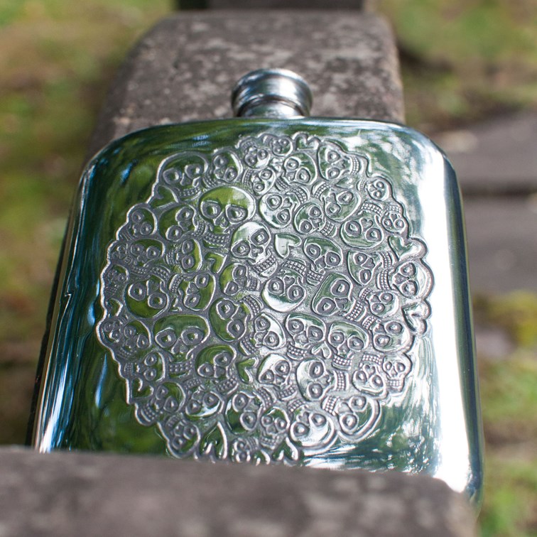 6oz Skull Heart Cluster Pewter Pocket Flask