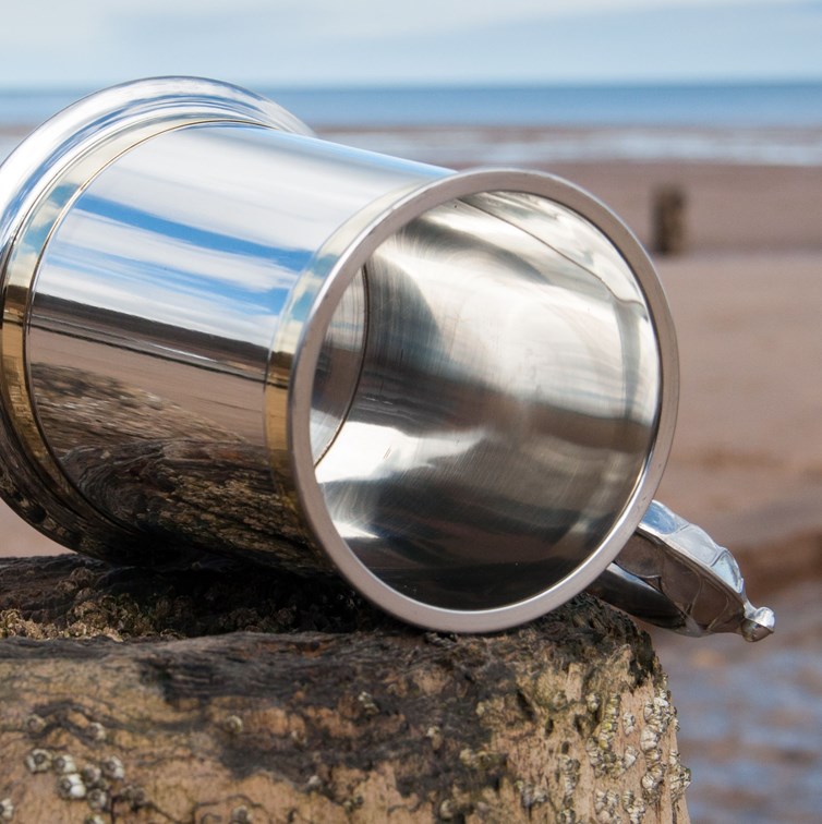 One Pint Double Brass Band Monarch Pewter Tankard A140 outside
