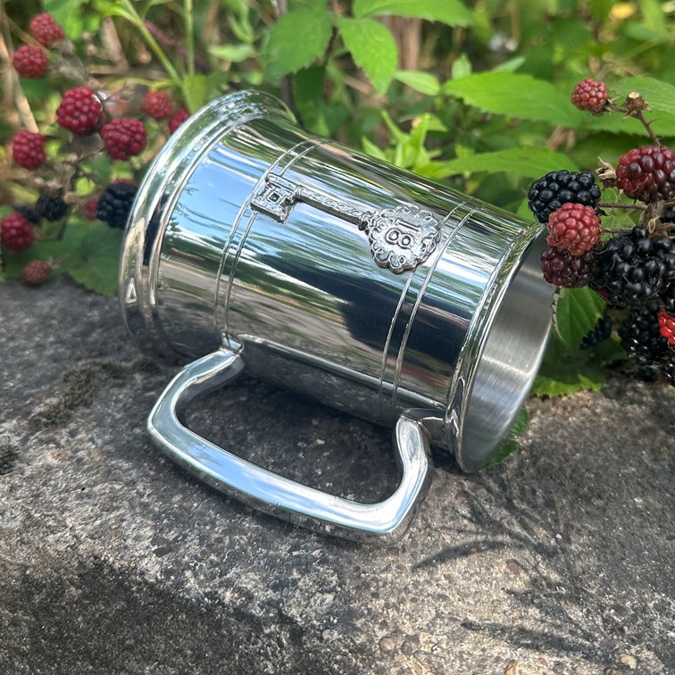 18 key badge tankard