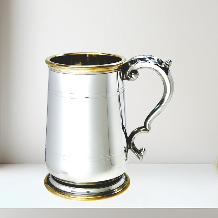 One Pint Hallam Pewter And Brass Jacobean Tankard A532 1 pint brass trim jacobean hallam tankard