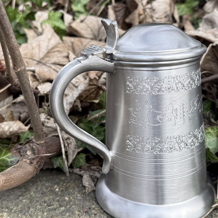 Medieval Hunting Scene Lidded Tankard Medieval Hunting Scene Lidded Tankard
