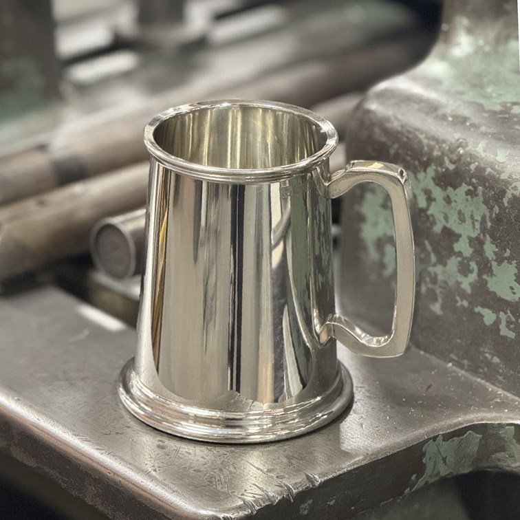 Plain One Pint Heavy Pewter Tankard