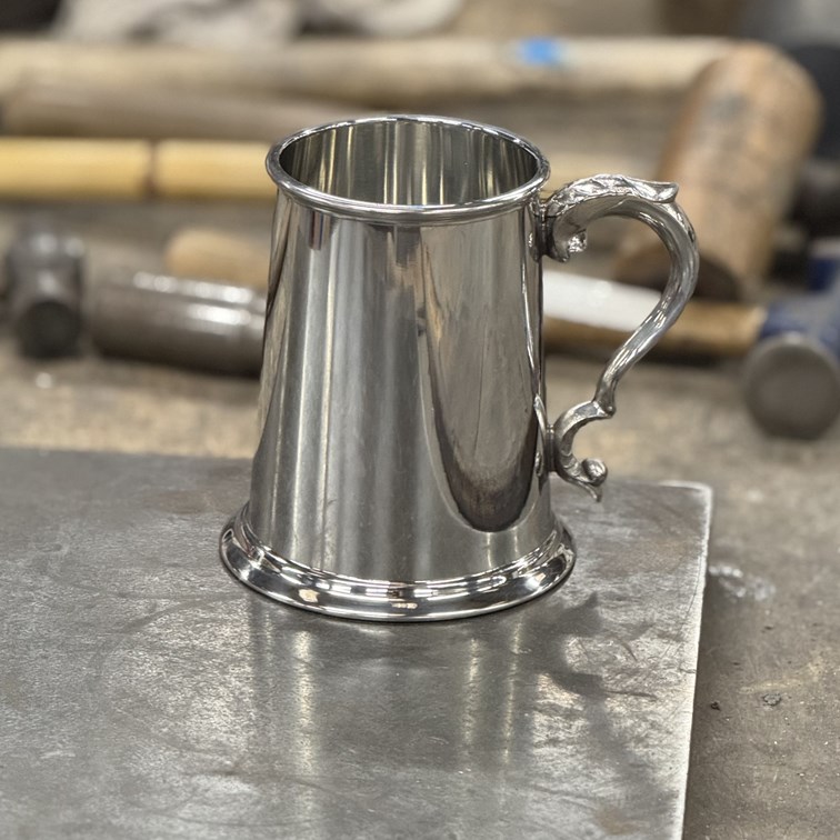Plain Scroll Handle One Pint Pewter Tankard