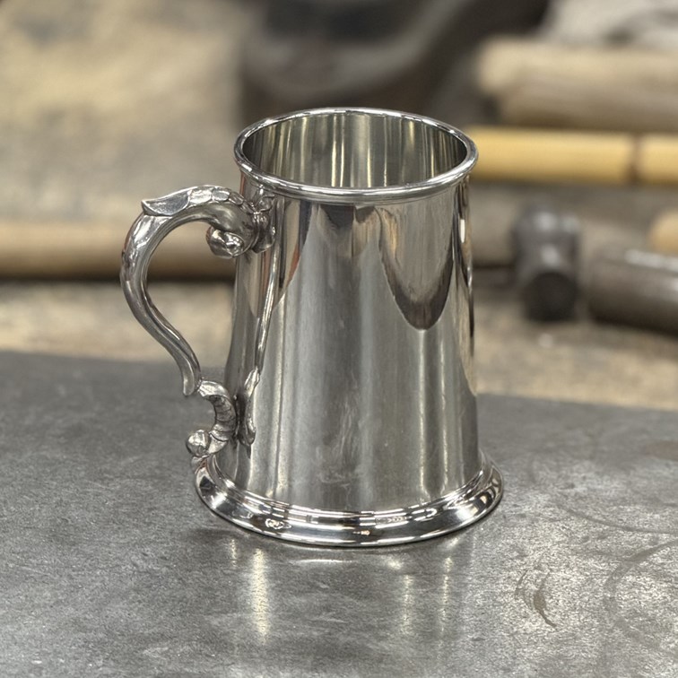 Plain Scroll Handle One Pint Pewter Tankard
