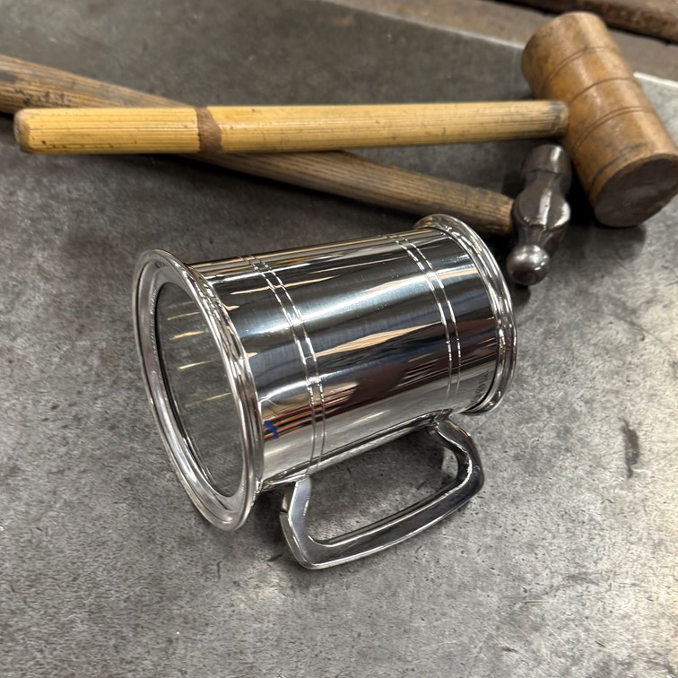 Double Lined Glass Base One Pint Heavy Pewter Tankard Double Lined Glass Base One Pint Heavy Pewter Tankard