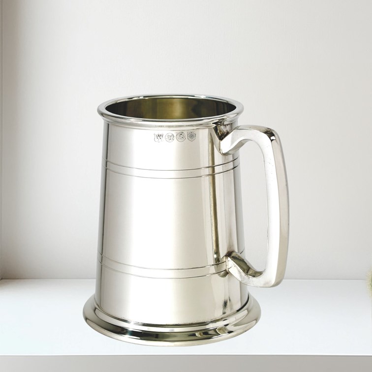 Double Lined Glass Base One Pint Heavy Pewter Tankard Double Lined Glass Base One Pint Heavy Pewter Tankard
