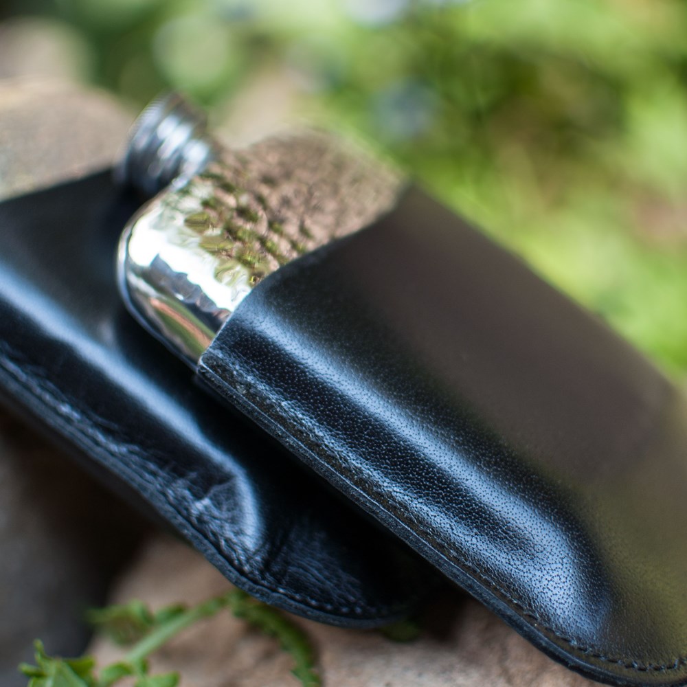 Black Leather Pouch To Fit 4oz Pocket Flasks Black Leather Pouch To Fit 4oz Pocket Flasks