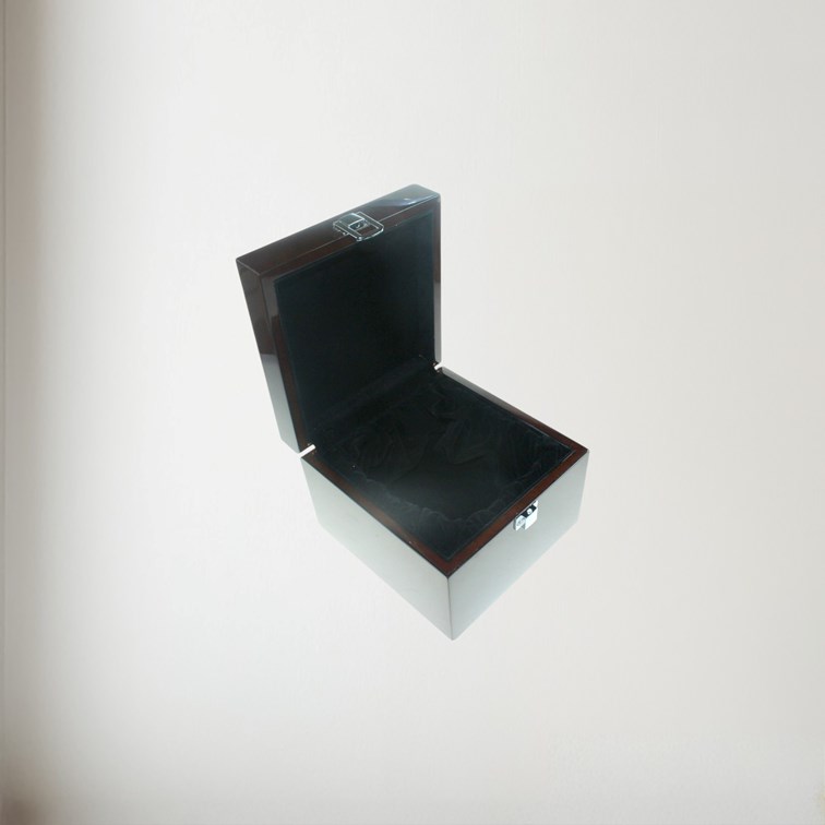 Wooden Tankard Presentation Box open