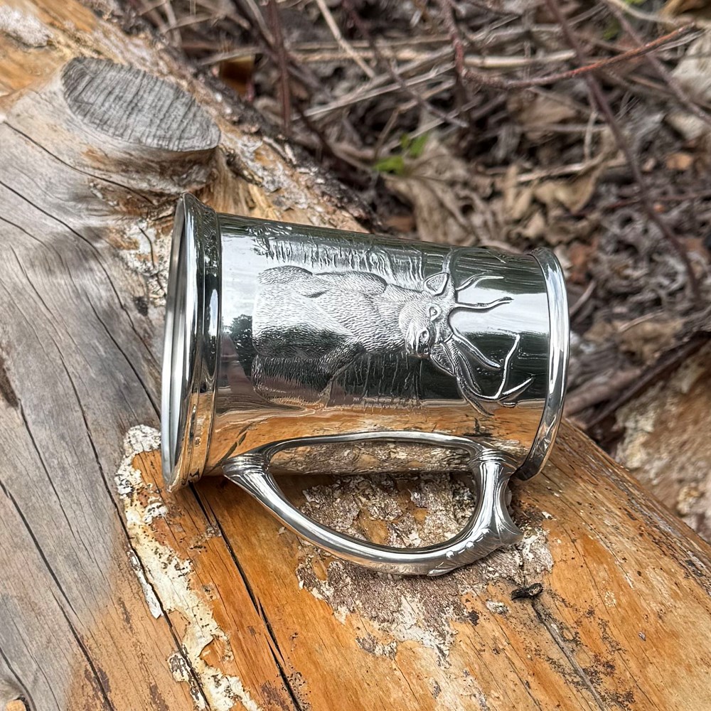 Embossed Monarch of the Glen pewter tankard Embossed Monarch of the Glen pewter tankard