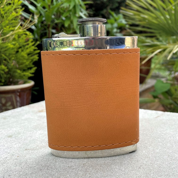 6oz English Tan Leather Captive Top Pewter Flask 6oz English Tan Leather Captive Top Pewter Flask