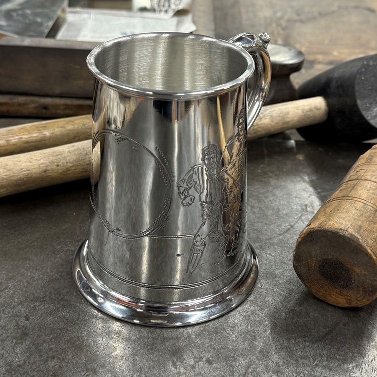 Football Scene One Pint Pewter Tankard