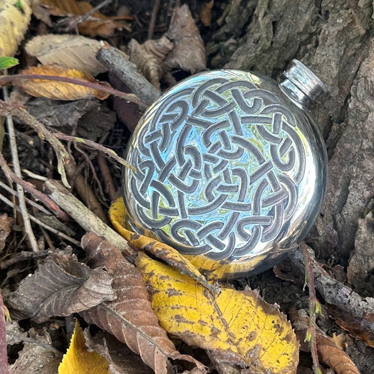 6oz Round Pewter Celtic Knot Flask