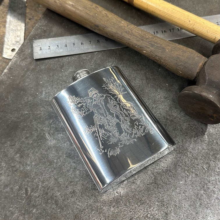 6oz Shooting Scene Pewter Kidney Flask 6oz Shooting Scene Pewter Kidney Flask