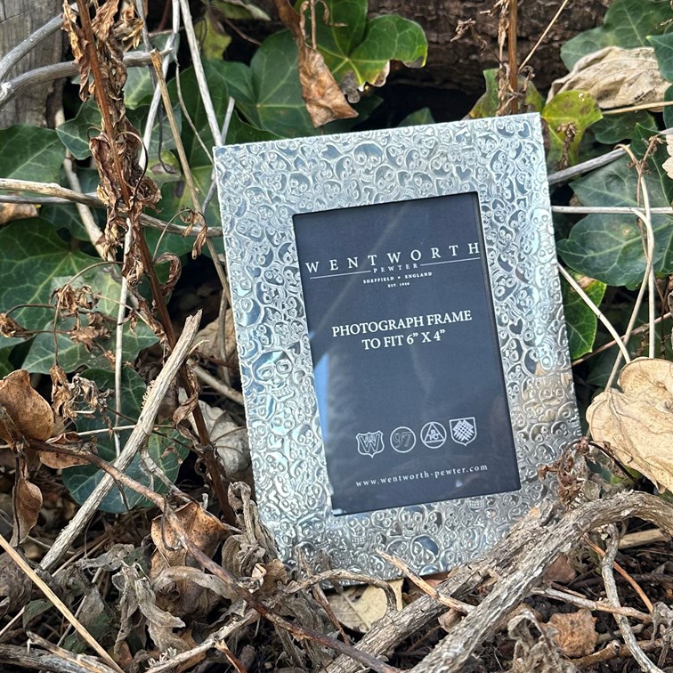 Love Skull Pewter 6"X4" Picture Frame