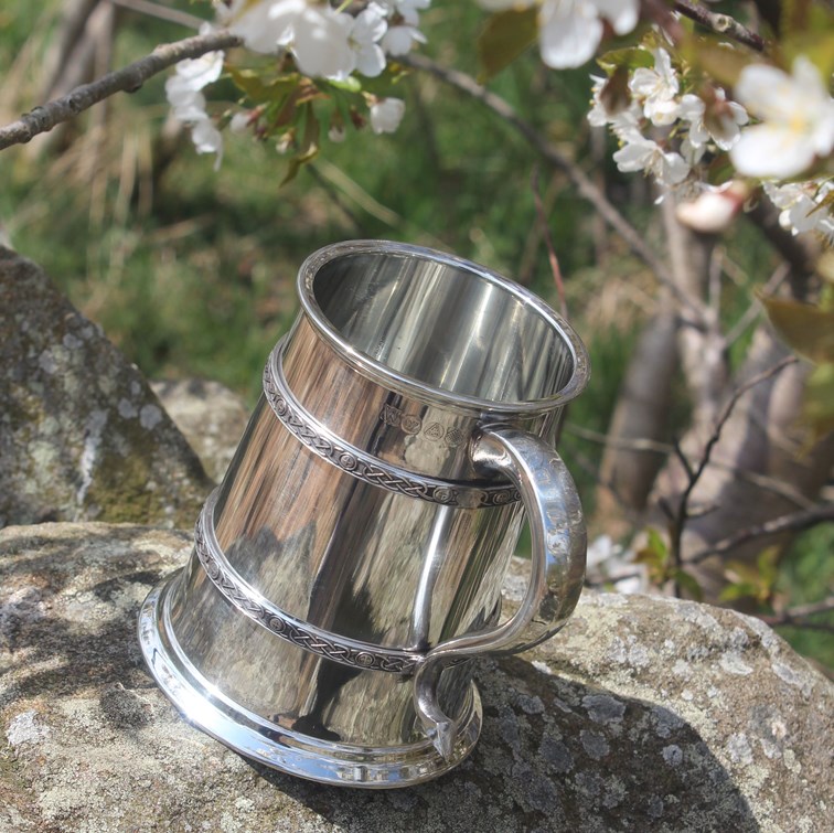 One Pint Double Celtic Bands Pewter Tankard One Pint Double Celtic Bands Pewter Tankard