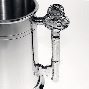 18 Key Handle One Pint Pewter Tankard
