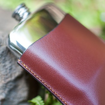 Brown Leather Pouch To Fit 4oz Pocket Flasks Brown Leather Pouch To Fit 4oz Pocket Flasks