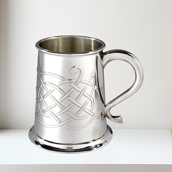 Jura celtic embossed 1 pint pewter tankard