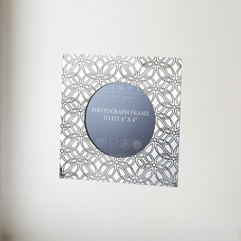 Small Triquetra pewter 4"x4" picture Frame