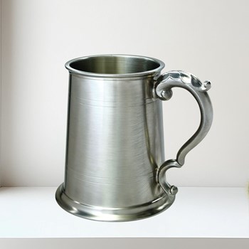 A238SA 1 Pint Antique fancy handle pewter tankard