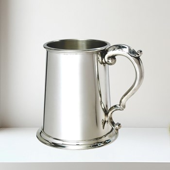 Plain Fancy Handle 1 pint Pewter Tankard