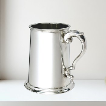 Plain Scroll Handle One Pint Pewter Tankard Plain Pewter Tankard fancy handle