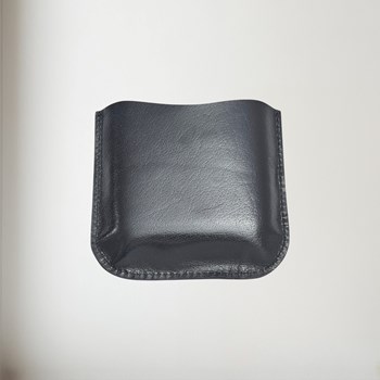 Black Leather Pouch To Fit 4oz Pocket Flasks Black Leather Pouch to fit 4oz pocket flasks