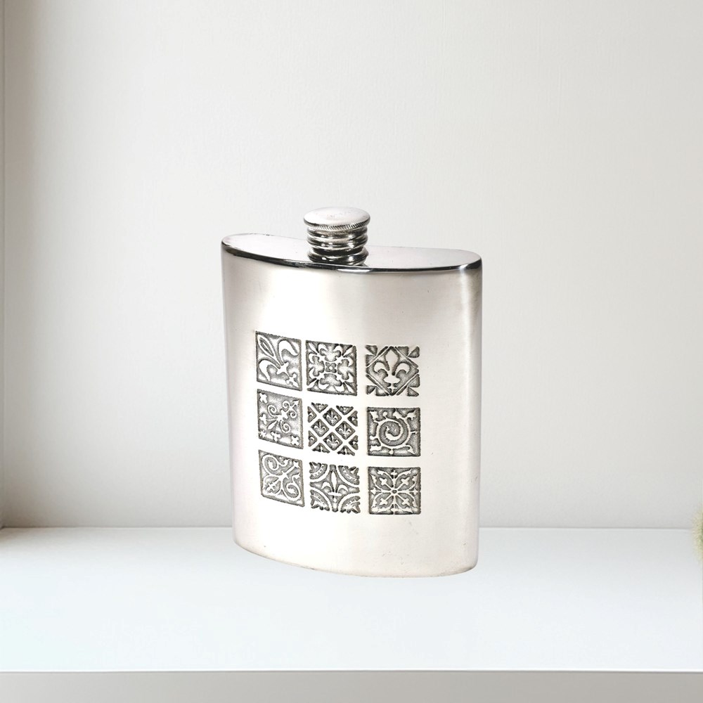 6oz Medieval Pewter Kidney Hip Flask 6oz Medieval pewter Kidney hip Flask