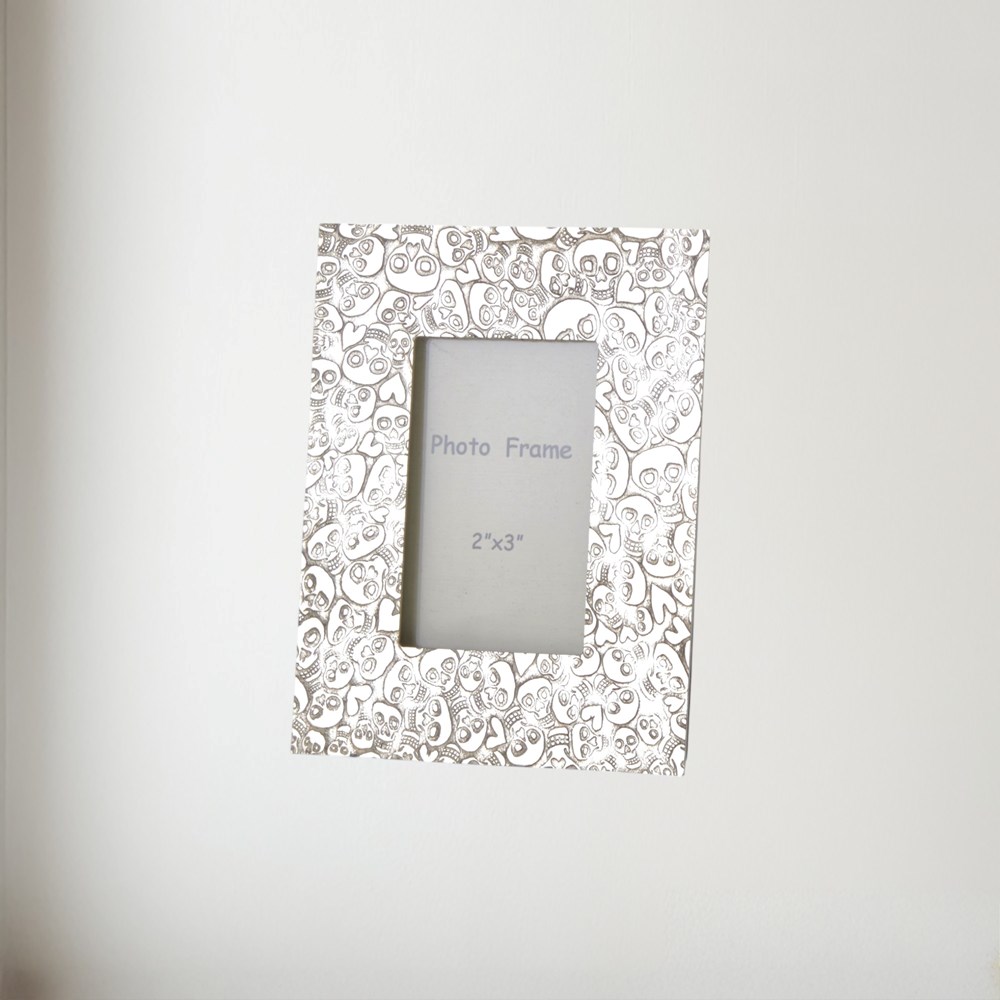 Love Skull Pewter 2"X3" Mini Picture Frame Love Skull Pewter 2"X3" Mini Picture Frame