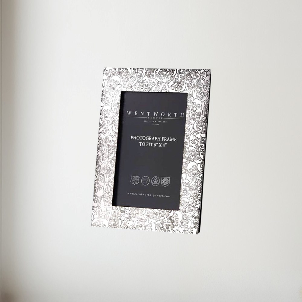 Love Skull Pewter 6"X4" Picture Frame Love Skull Pewter 6"x4" Picture Frame